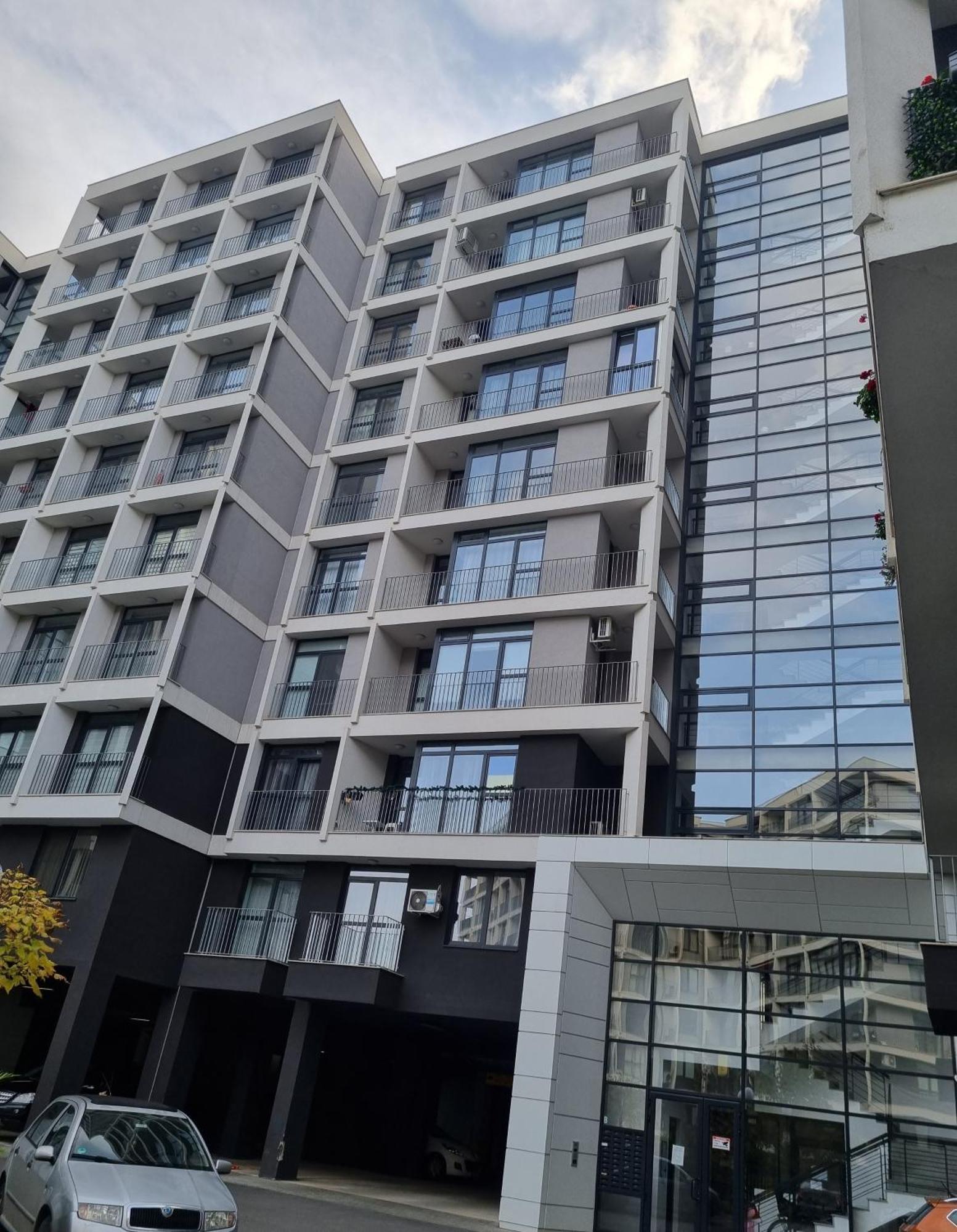 Modern, Cute And Comfy - Free Private Parking Apartment