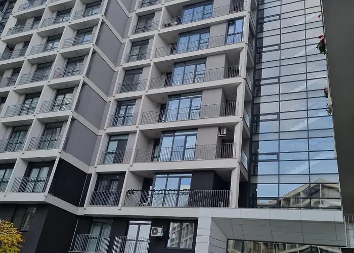 Modern, Cute And Comfy Apartment - Free Private Parking